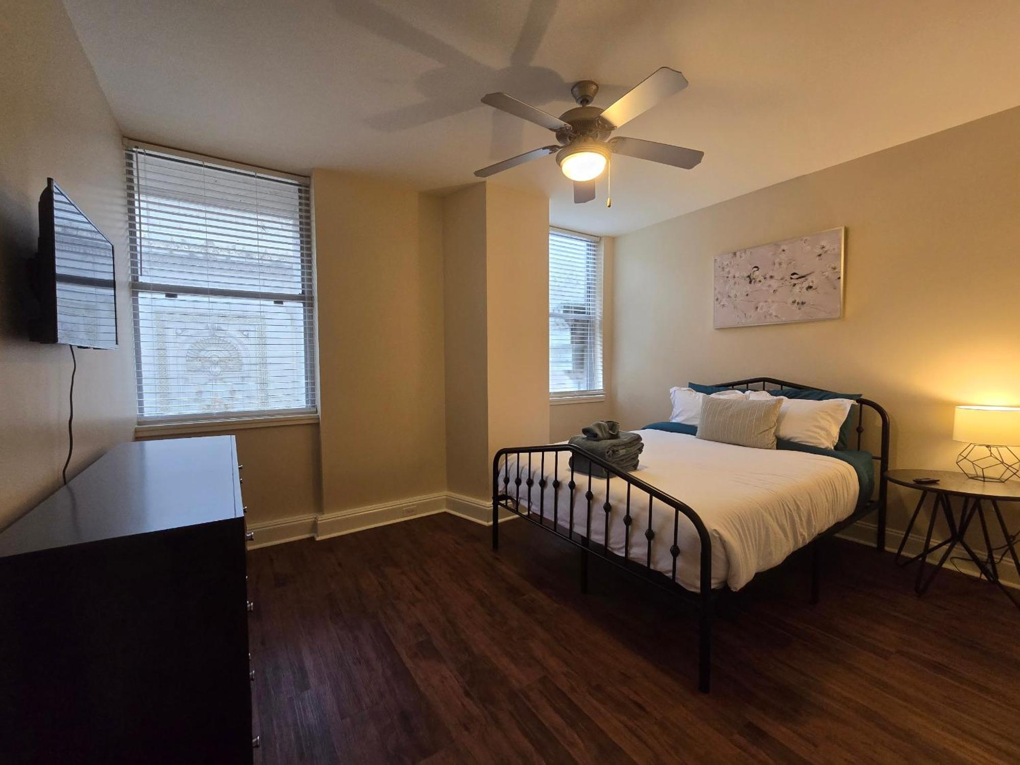 Amazing Condos Beautiful View 2 Blocks To French Quarter, Small Rooftop Pool, Gym, Seanger Theater, Super Dome, And Bourbon St 뉴올리언스 객실 사진