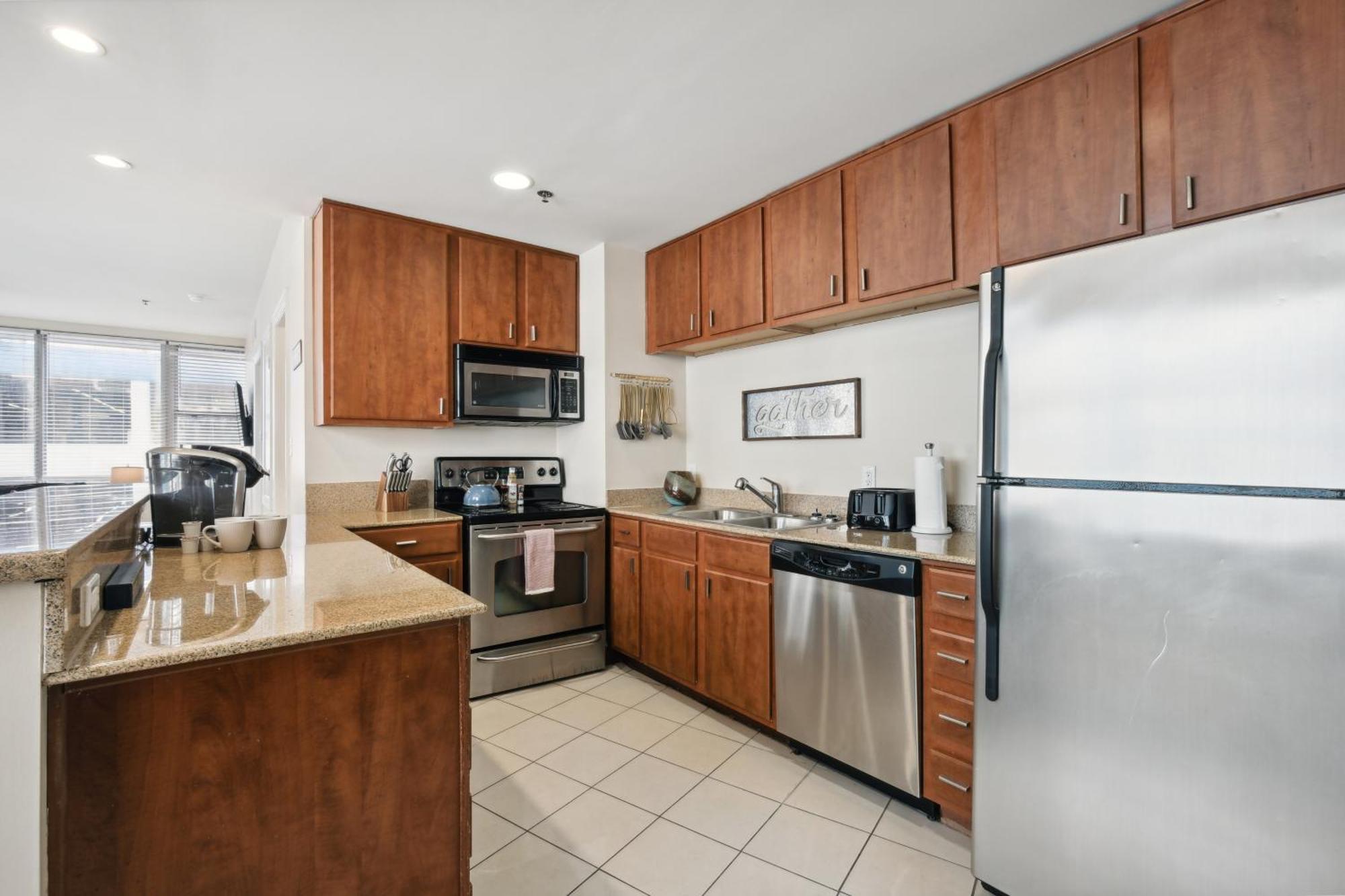 Amazing Condos Beautiful View 2 Blocks To French Quarter, Small Rooftop Pool, Gym, Seanger Theater, Super Dome, And Bourbon St 뉴올리언스 객실 사진