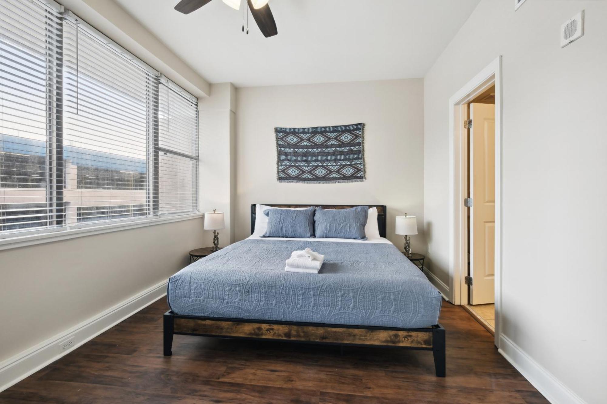 Amazing Condos Beautiful View 2 Blocks To French Quarter, Small Rooftop Pool, Gym, Seanger Theater, Super Dome, And Bourbon St 뉴올리언스 객실 사진