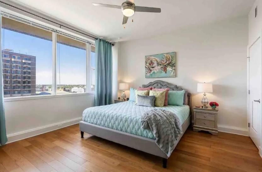 Amazing Condos Beautiful View 2 Blocks To French Quarter, Small Rooftop Pool, Gym, Seanger Theater, Super Dome, And Bourbon St 뉴올리언스 객실 사진