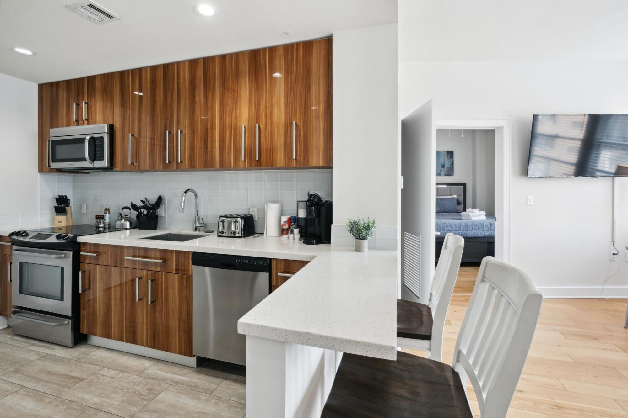 Amazing Condos Beautiful View 2 Blocks To French Quarter, Small Rooftop Pool, Gym, Seanger Theater, Super Dome, And Bourbon St 뉴올리언스 객실 사진