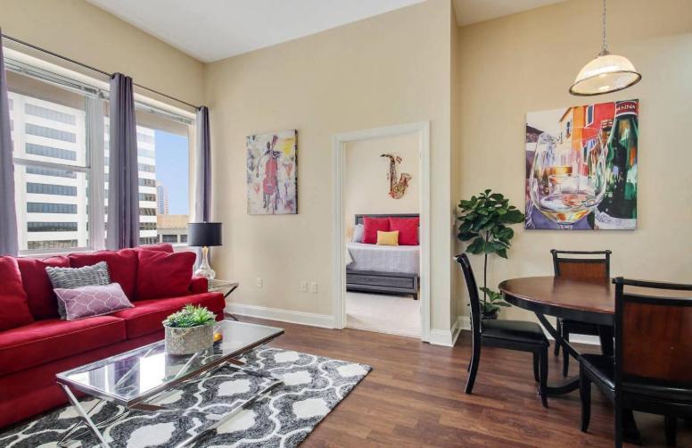 Amazing Condos Beautiful View 2 Blocks To French Quarter, Small Rooftop Pool, Gym, Seanger Theater, Super Dome, And Bourbon St 뉴올리언스 외부 사진