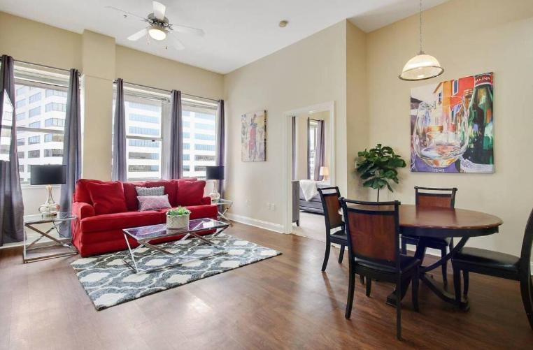 Amazing Condos Beautiful View 2 Blocks To French Quarter, Small Rooftop Pool, Gym, Seanger Theater, Super Dome, And Bourbon St 뉴올리언스 외부 사진