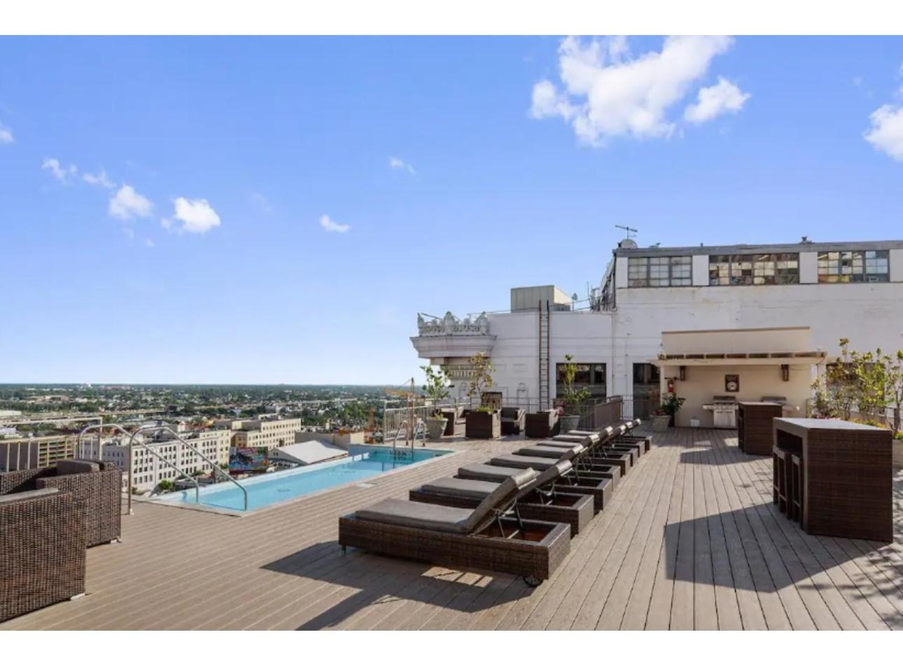 Amazing Condos Beautiful View 2 Blocks To French Quarter, Small Rooftop Pool, Gym, Seanger Theater, Super Dome, And Bourbon St 뉴올리언스 외부 사진