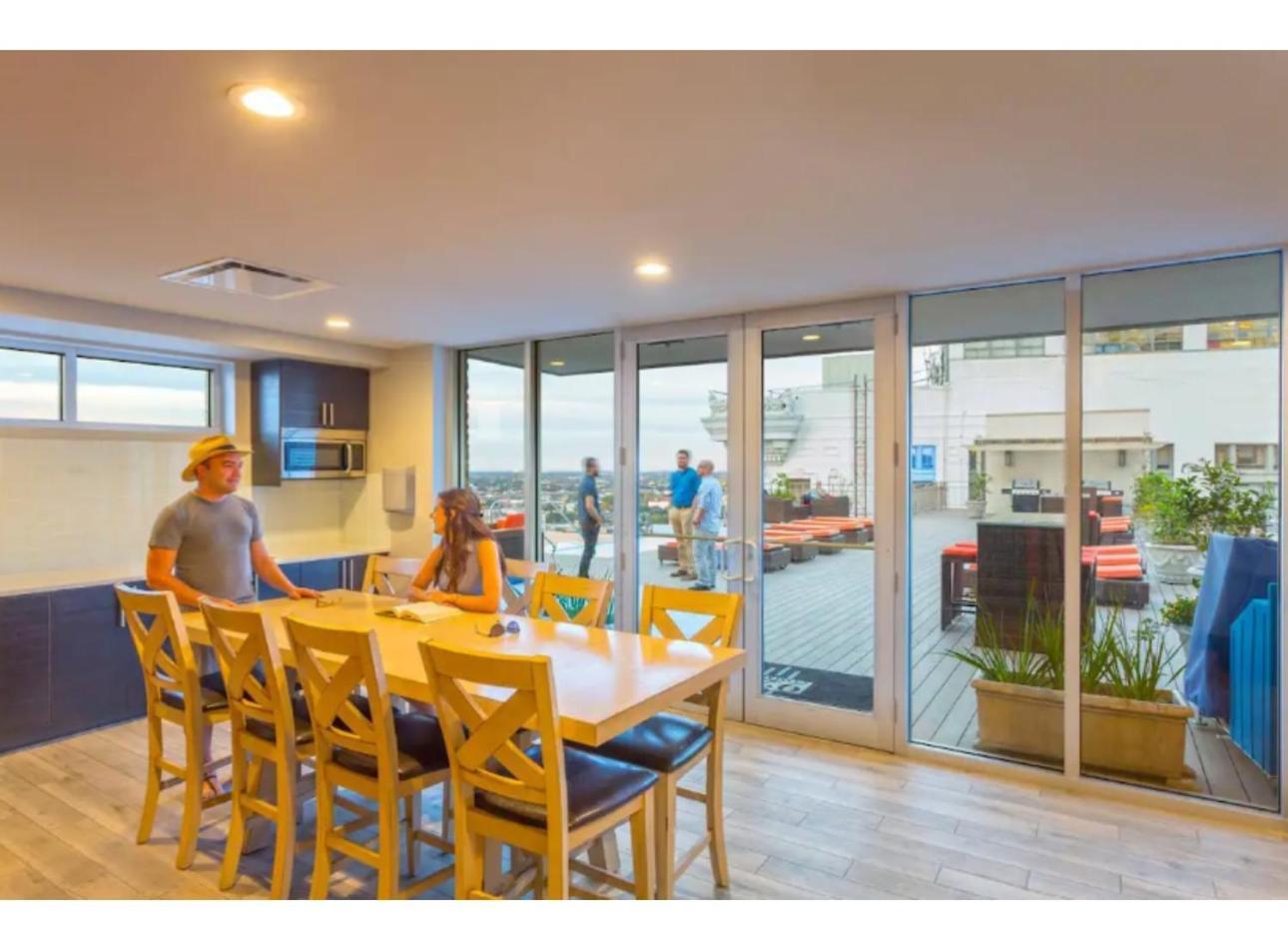 Amazing Condos Beautiful View 2 Blocks To French Quarter, Small Rooftop Pool, Gym, Seanger Theater, Super Dome, And Bourbon St 뉴올리언스 외부 사진