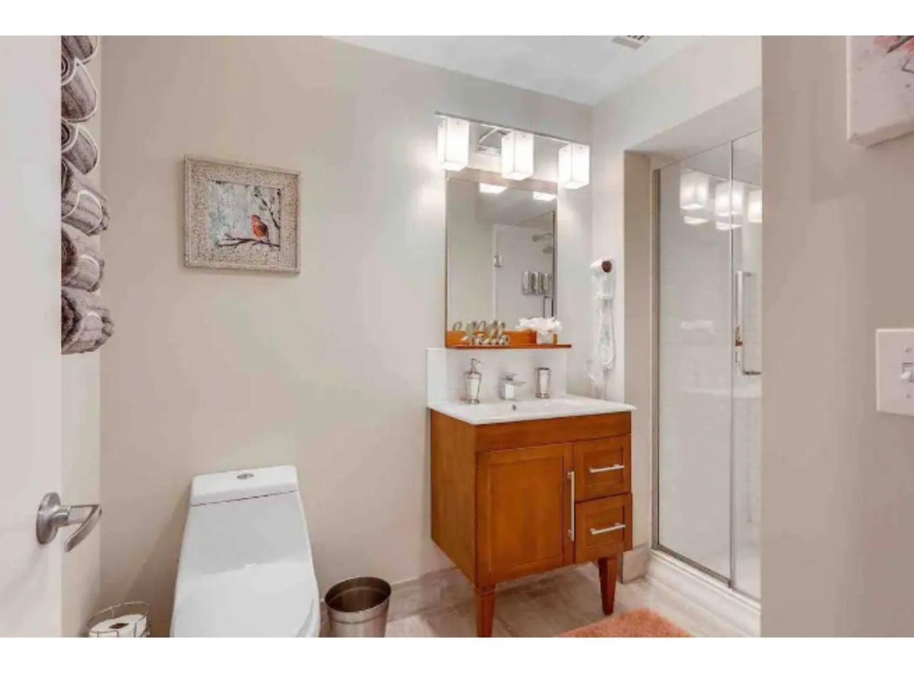 Amazing Condos Beautiful View 2 Blocks To French Quarter, Small Rooftop Pool, Gym, Seanger Theater, Super Dome, And Bourbon St 뉴올리언스 객실 사진