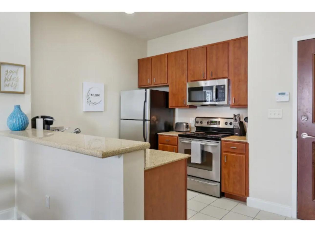 Amazing Condos Beautiful View 2 Blocks To French Quarter, Small Rooftop Pool, Gym, Seanger Theater, Super Dome, And Bourbon St 뉴올리언스 객실 사진