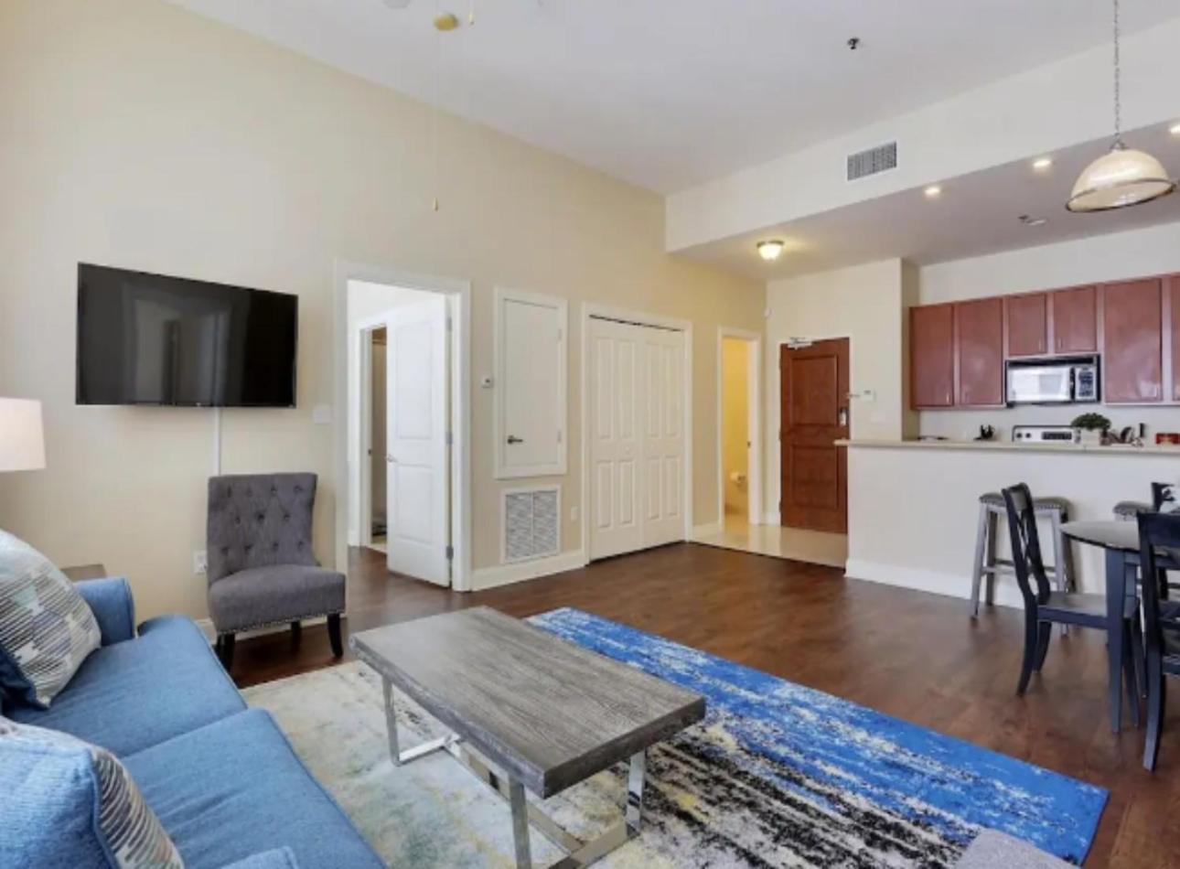 Amazing Condos Beautiful View 2 Blocks To French Quarter, Small Rooftop Pool, Gym, Seanger Theater, Super Dome, And Bourbon St 뉴올리언스 외부 사진