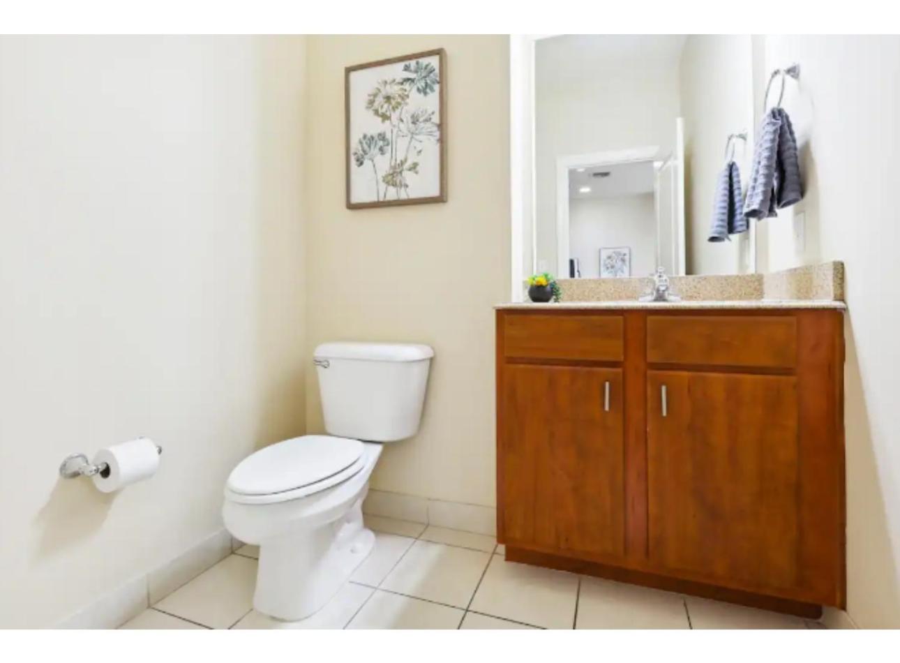Amazing Condos Beautiful View 2 Blocks To French Quarter, Small Rooftop Pool, Gym, Seanger Theater, Super Dome, And Bourbon St 뉴올리언스 객실 사진