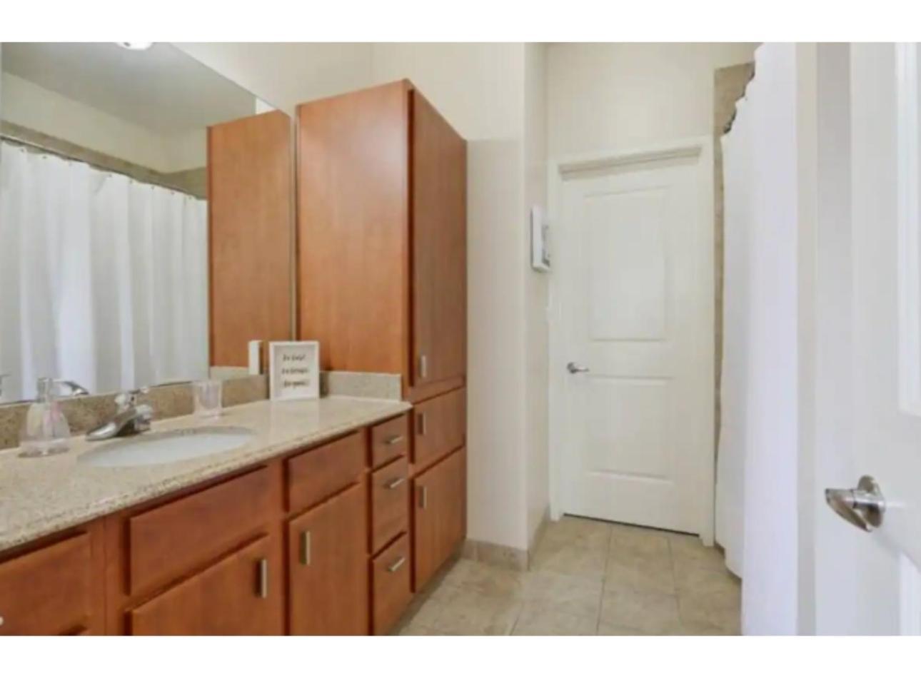 Amazing Condos Beautiful View 2 Blocks To French Quarter, Small Rooftop Pool, Gym, Seanger Theater, Super Dome, And Bourbon St 뉴올리언스 객실 사진