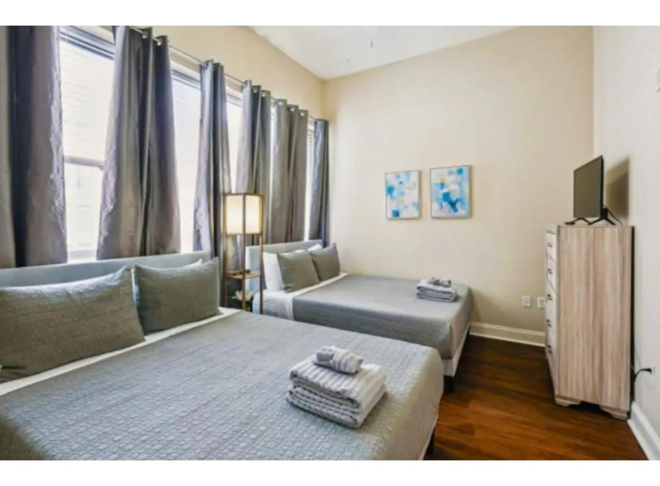 Amazing Condos Beautiful View 2 Blocks To French Quarter, Small Rooftop Pool, Gym, Seanger Theater, Super Dome, And Bourbon St 뉴올리언스 객실 사진