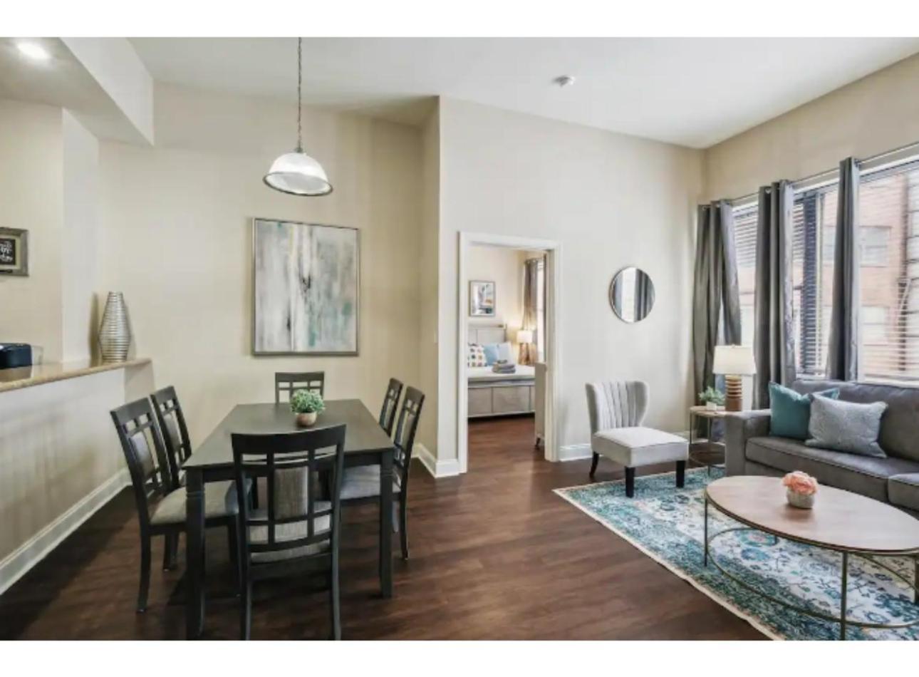 Amazing Condos Beautiful View 2 Blocks To French Quarter, Small Rooftop Pool, Gym, Seanger Theater, Super Dome, And Bourbon St 뉴올리언스 객실 사진
