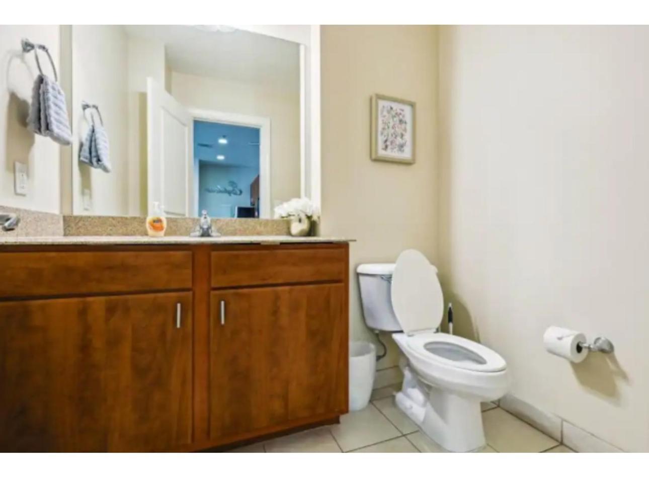 Amazing Condos Beautiful View 2 Blocks To French Quarter, Small Rooftop Pool, Gym, Seanger Theater, Super Dome, And Bourbon St 뉴올리언스 객실 사진