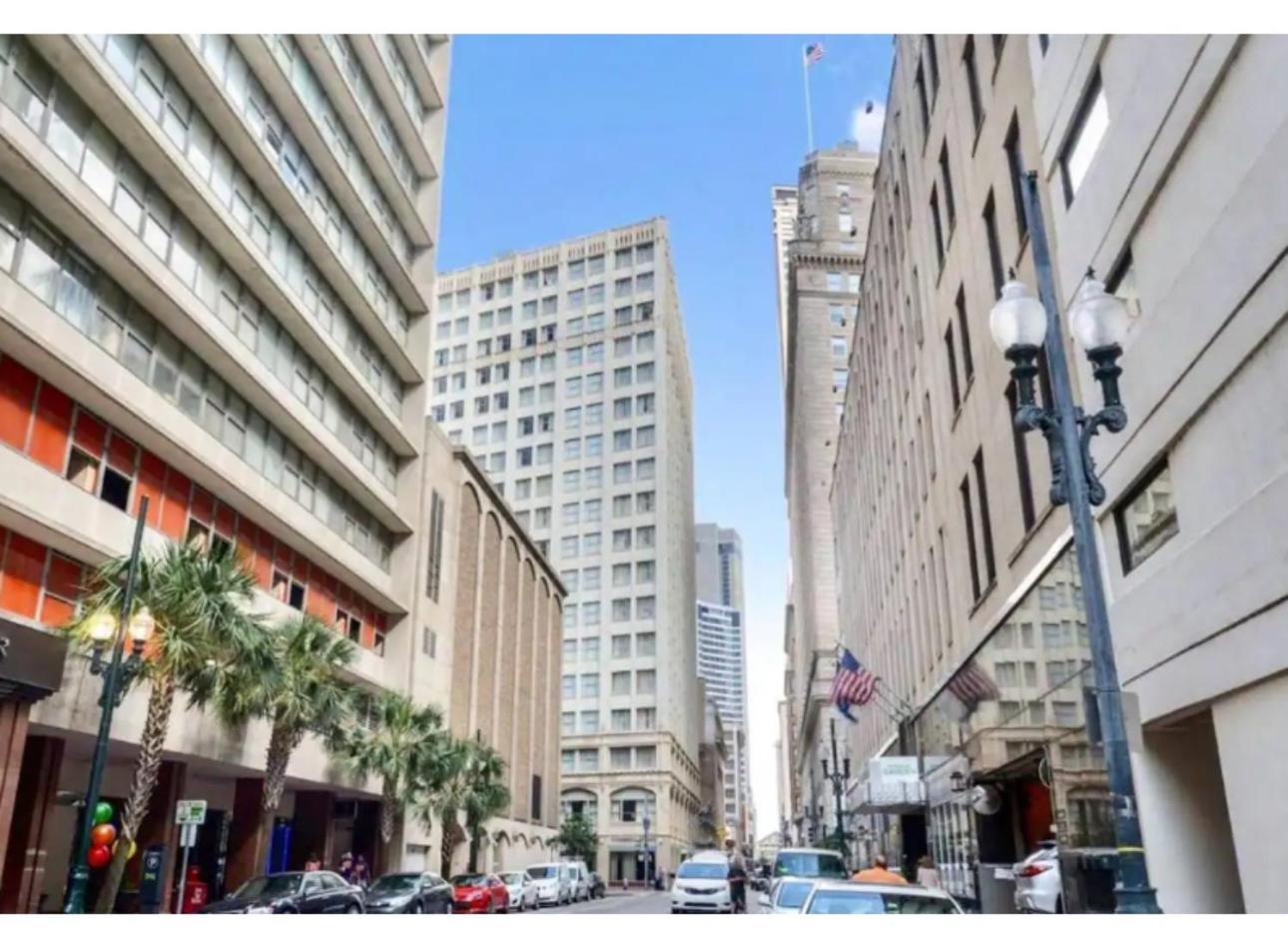 Amazing Condos Beautiful View 2 Blocks To French Quarter, Small Rooftop Pool, Gym, Seanger Theater, Super Dome, And Bourbon St 뉴올리언스 외부 사진